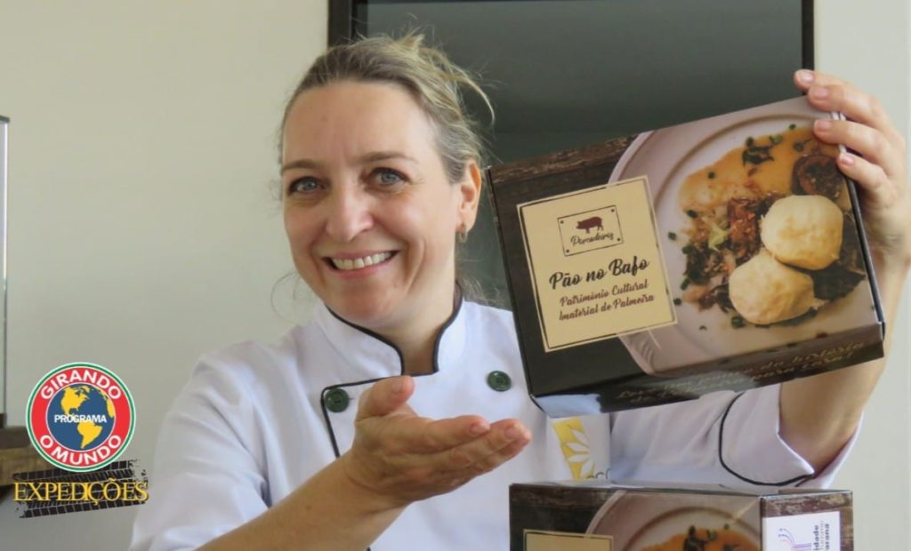Chef Rosane Radecki com o Pão no Bafo de Palmeira